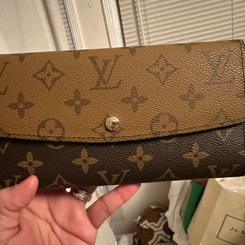 Women leather wallet
